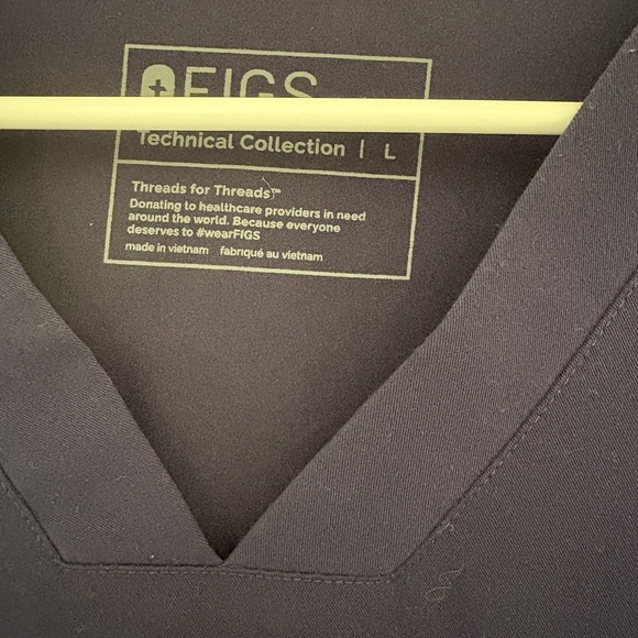 Figs Scrub Top - Picture 2 of 4